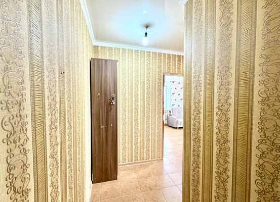 Продам двухкомнатную (2-комн.) квартиру, Бумажников пр-кт, 13Б, Астрахань г