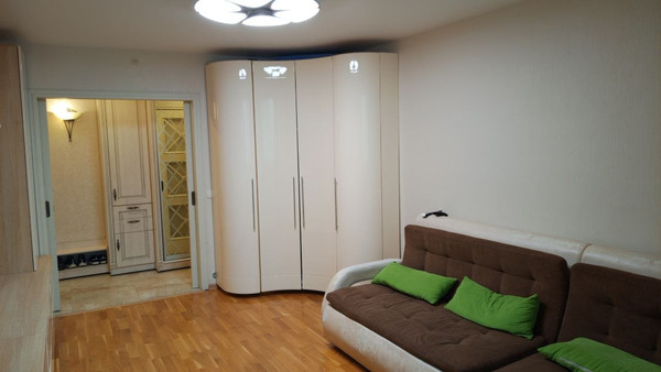 Продам трехкомнатную (3-комн.) квартиру, им. Матэ Залки ул, 21А, Симферополь г