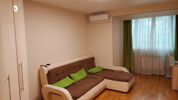 Продам трехкомнатную (3-комн.) квартиру, им. Матэ Залки ул, 21А, Симферополь г