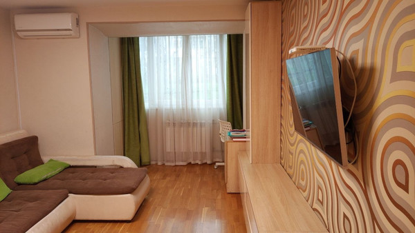 Продам трехкомнатную (3-комн.) квартиру, им. Матэ Залки ул, 21А, Симферополь г