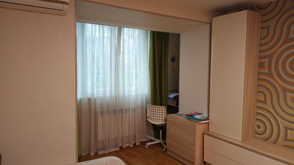 Продам трехкомнатную (3-комн.) квартиру, им. Матэ Залки ул, 21А, Симферополь г