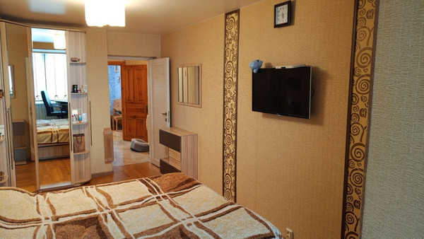 Продам трехкомнатную (3-комн.) квартиру, им. Матэ Залки ул, 21А, Симферополь г