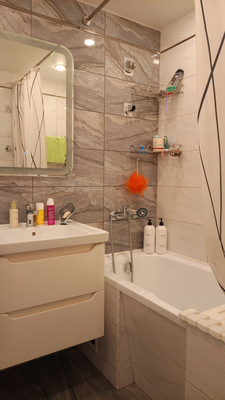 Продам трехкомнатную (3-комн.) квартиру, им. Матэ Залки ул, 21А, Симферополь г