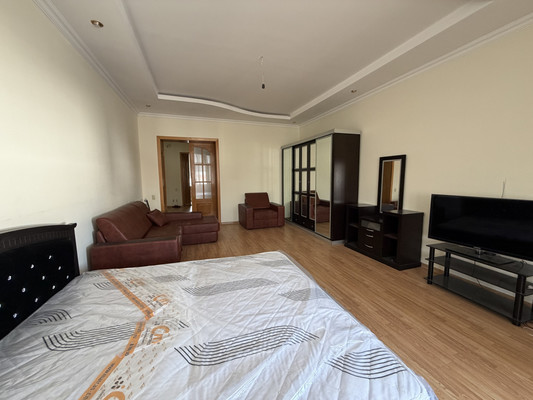 Продам двухкомнатную (2-комн.) квартиру, Кешокова ул, 57, Нальчик г