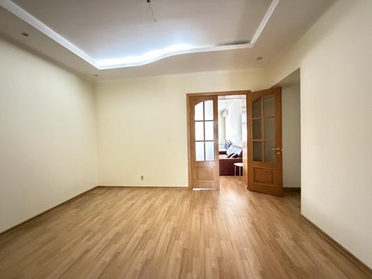 Продам двухкомнатную (2-комн.) квартиру, Кешокова ул, 57, Нальчик г