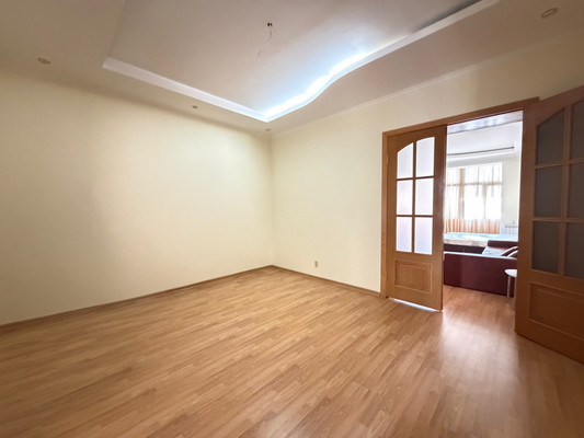 Продам двухкомнатную (2-комн.) квартиру, Кешокова ул, 57, Нальчик г