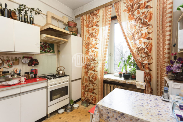 Продам двухкомнатную (2-комн.) квартиру, Советской Армии ул, 13, Москва г