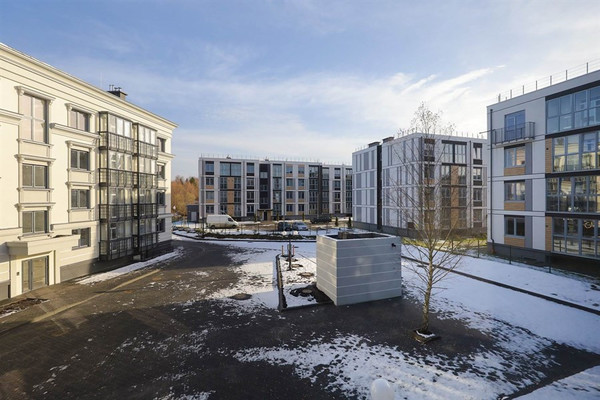 Продам двухкомнатную (2-комн.) квартиру, Сержанта Мишина ул, 83, Калининград г