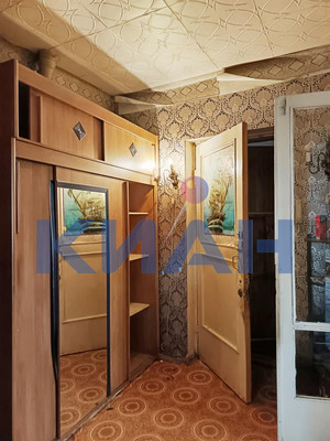 Продам двухкомнатную (2-комн.) квартиру, им.газеты Красноярский рабочий пр-кт, 104, Красноярск г