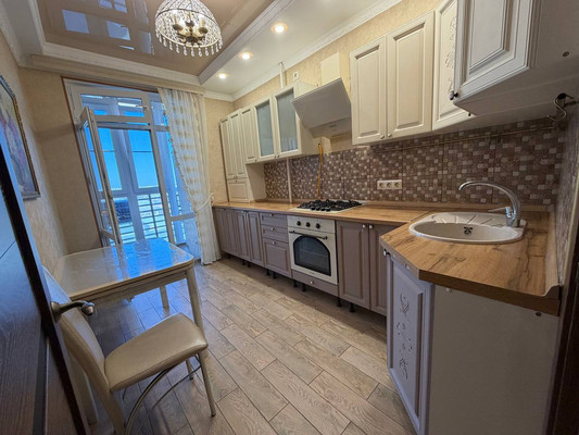 Продам однокомнатную (1-комн.) квартиру, Луговая ул, 6жк2, Симферополь г