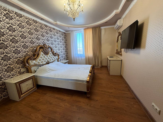 Продам однокомнатную (1-комн.) квартиру, Луговая ул, 6жк2, Симферополь г