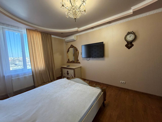 Продам однокомнатную (1-комн.) квартиру, Луговая ул, 6жк2, Симферополь г