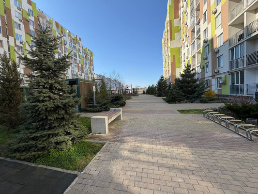 Продам однокомнатную (1-комн.) квартиру, Луговая ул, 6жк2, Симферополь г