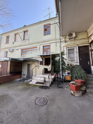 Продам двухкомнатную (2-комн.) квартиру, Советская ул, 33, Краснодар г