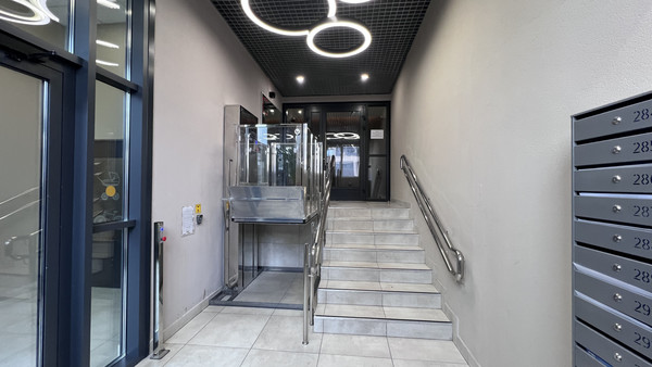 Продам трехкомнатную (3-комн.) квартиру, Кузнецовская ул, 58к1, Санкт-Петербург г