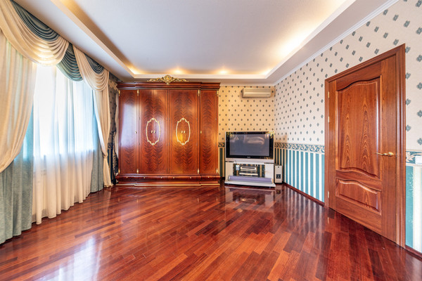 Продам трехкомнатную (3-комн.) квартиру, Андропова (Центр р-н) ул, 10, Петрозаводск г