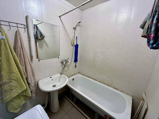 Продам двухкомнатную (2-комн.) квартиру, 1-я Линия Поймы реки Кубань ул, 2, Краснодар г