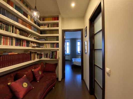 Продам двухкомнатную (2-комн.) квартиру, 7-я В.О. линия, 38А, Санкт-Петербург г