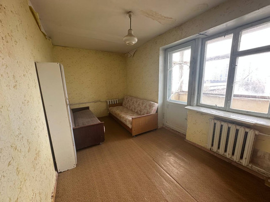 Продам двухкомнатную (2-комн.) квартиру, Трубаченко ул, 24, Симферополь г