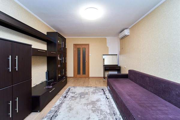 Продам трехкомнатную (3-комн.) квартиру, Красных Партизан ул, 79, Краснодар г