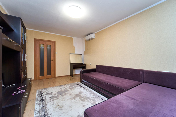 Продам трехкомнатную (3-комн.) квартиру, Красных Партизан ул, 79, Краснодар г