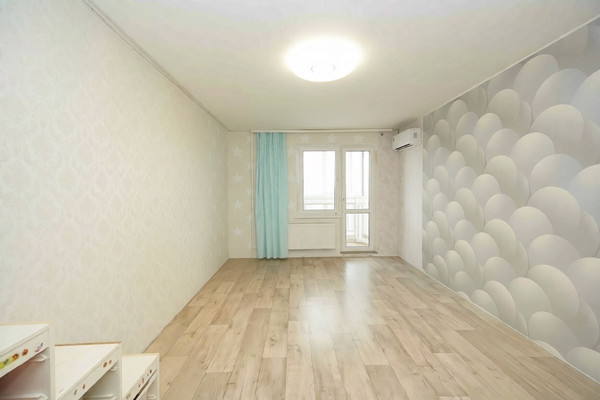 Продам однокомнатную (1-комн.) квартиру, Кружевная ул, 7, Краснодар г