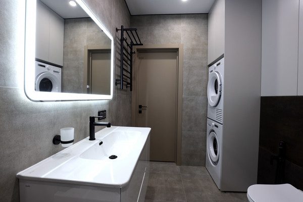 Продам трехкомнатную (3-комн.) квартиру, Старокубанская ул, 137/1к1, Краснодар г
