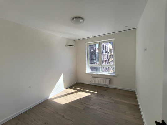 Продам трехкомнатную (3-комн.) квартиру, им. генерала Корнилова ул, 14, Краснодар г