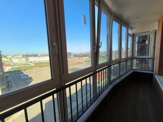 Продам трехкомнатную (3-комн.) квартиру, им. генерала Корнилова ул, 14, Краснодар г