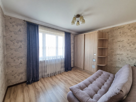 Продам трехкомнатную (3-комн.) квартиру, им. Героя Сарабеева В.И. ул, 3/1, Краснодар г