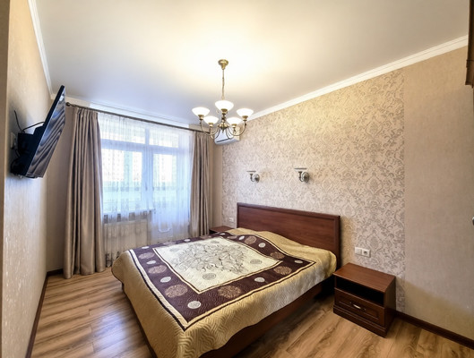Продам трехкомнатную (3-комн.) квартиру, им. Героя Сарабеева В.И. ул, 3/1, Краснодар г