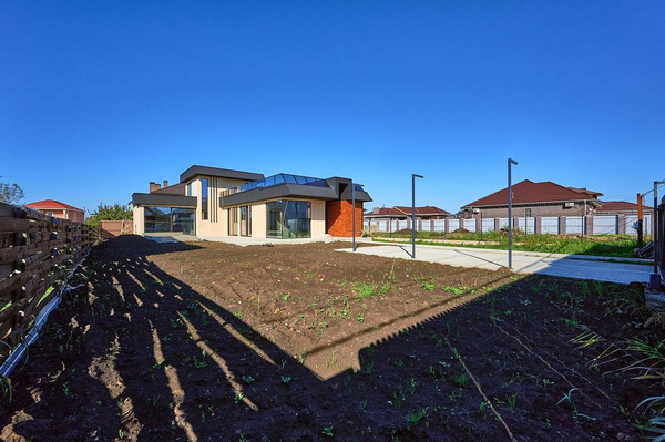 Продам дом, им. Писателя Василенко Г.И. ул, 11, Краснодар г, 0 км от города