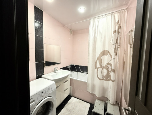 Продам двухкомнатную (2-комн.) квартиру, им. Академика Лукьяненко П.П. ул, 34, Краснодар г