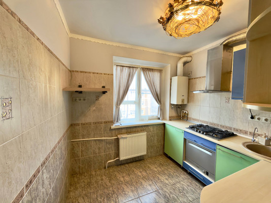 Продам двухкомнатную (2-комн.) квартиру, Темрюкская ул, 65, Краснодар г