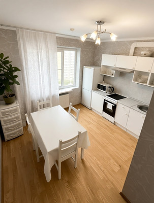 Продам двухкомнатную (2-комн.) квартиру, им. Академика Лукьяненко П.П. ул, 8, Краснодар г