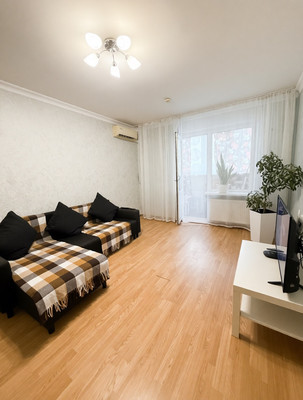 Продам двухкомнатную (2-комн.) квартиру, им. Академика Лукьяненко П.П. ул, 8, Краснодар г