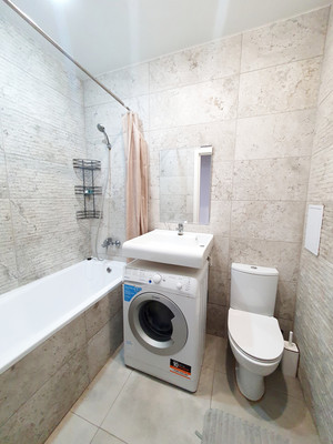 Продам двухкомнатную (2-комн.) квартиру, Западный Обход ул, 45, Краснодар г