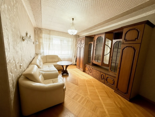 Продам трехкомнатную (3-комн.) квартиру, им. Яна Полуяна ул, 60, Краснодар г