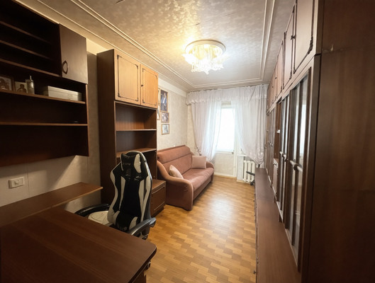 Продам трехкомнатную (3-комн.) квартиру, им. Яна Полуяна ул, 60, Краснодар г