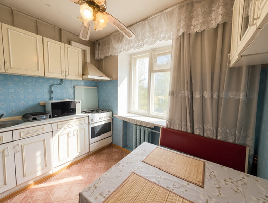 Продам трехкомнатную (3-комн.) квартиру, им. Яна Полуяна ул, 60, Краснодар г
