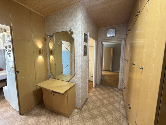 Продам трехкомнатную (3-комн.) квартиру, им. Яна Полуяна ул, 60, Краснодар г
