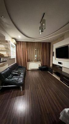 Продам трехкомнатную (3-комн.) квартиру, Черкасская ул, 73, Краснодар г