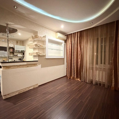 Продам трехкомнатную (3-комн.) квартиру, Черкасская ул, 73, Краснодар г