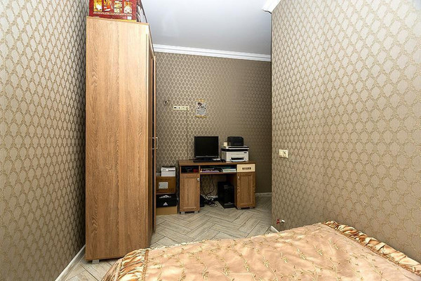 Продам трехкомнатную (3-комн.) квартиру, им. Жлобы ул, 141, Краснодар г