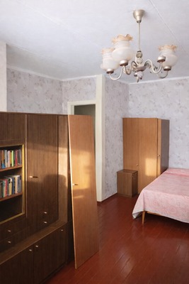 Продам однокомнатную (1-комн.) квартиру, Космонавтов ул, 5, Юрово д