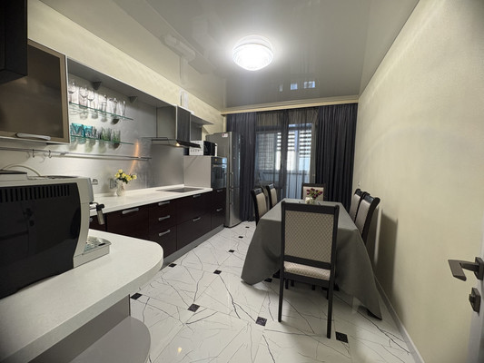 Продам трехкомнатную (3-комн.) квартиру, Софьи Перовской ул, 38, Уфа г