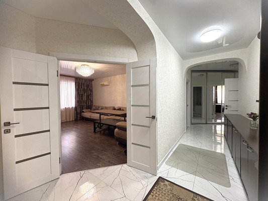 Продам трехкомнатную (3-комн.) квартиру, Софьи Перовской ул, 38, Уфа г