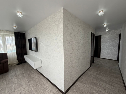 Продам трехкомнатную (3-комн.) квартиру, Ленинградская ул, 49, Комсомольск-на-Амуре г