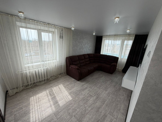 Продам трехкомнатную (3-комн.) квартиру, Ленинградская ул, 49, Комсомольск-на-Амуре г