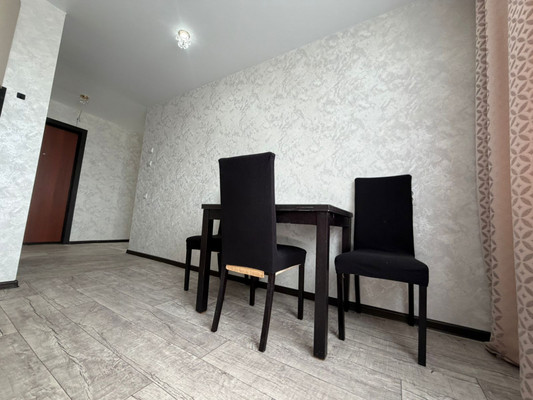 Продам трехкомнатную (3-комн.) квартиру, Ленинградская ул, 49, Комсомольск-на-Амуре г